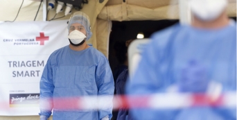 Donativo da Rolex Portugal j&aacute; permitiu criar um call center COVID