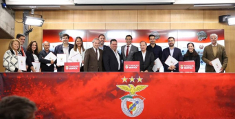 Equipa de Futebol da CVP celebra protocolo com a Fundação Benfica